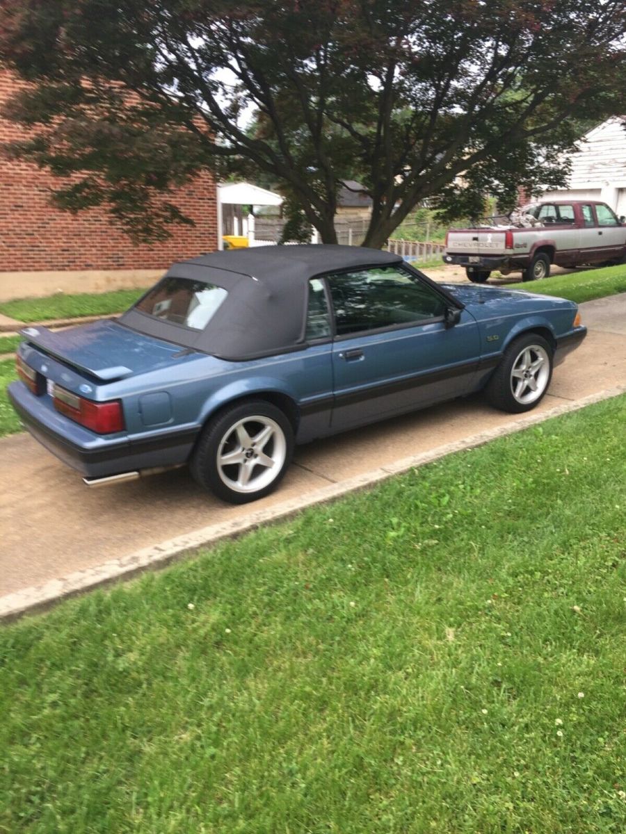 1989 Ford Mustang Convertible