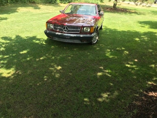 1985 Red Mercedes-Benz 500-Series Coupe