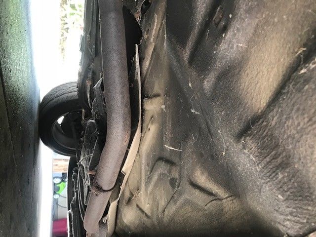 1985 Red Mercedes-Benz 500-Series Coupe