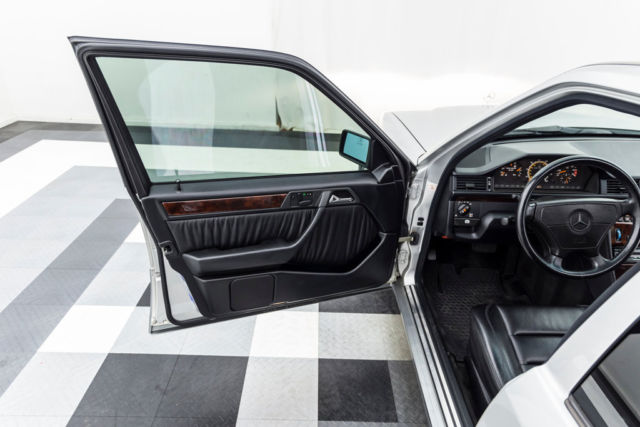 1994 Gray Mercedes-Benz 300-Series Sedan