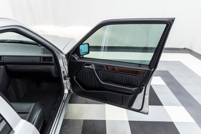 1994 Gray Mercedes-Benz 300-Series Sedan