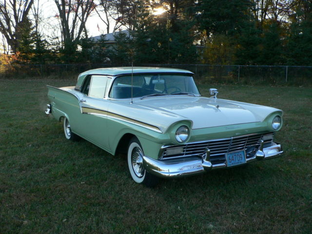 1957 COLONIAL WHITE/WILLOW GREEN Ford Fairlane RETRACTABLE