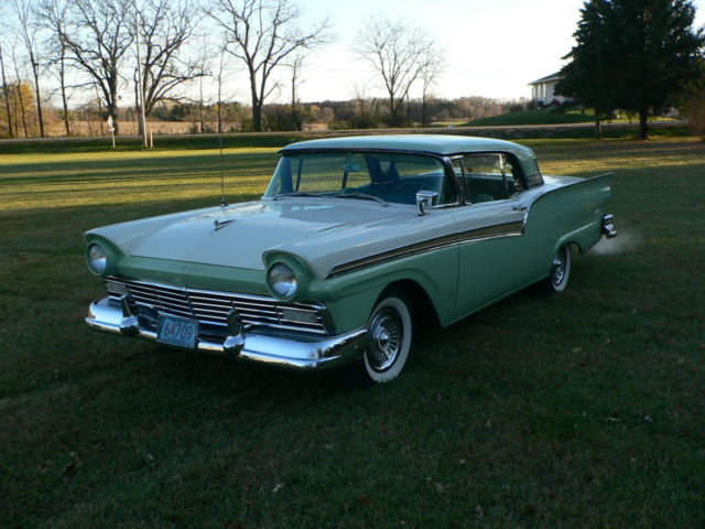 1957 COLONIAL WHITE/WILLOW GREEN Ford Fairlane RETRACTABLE