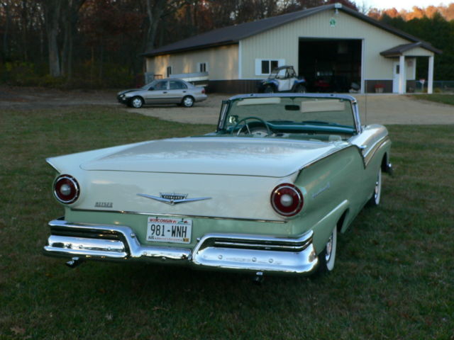 1957 COLONIAL WHITE/WILLOW GREEN Ford Fairlane RETRACTABLE