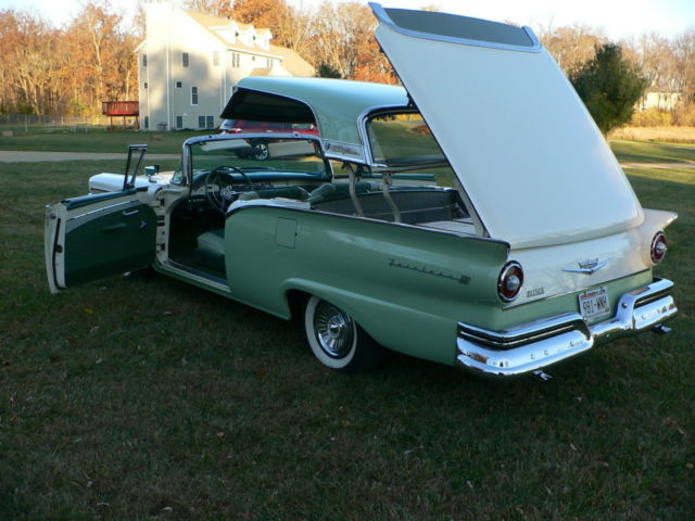 1957 COLONIAL WHITE/WILLOW GREEN Ford Fairlane RETRACTABLE
