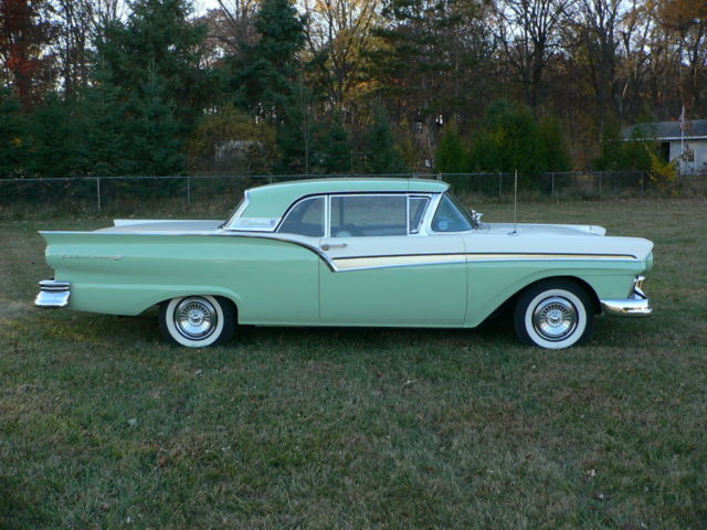 1957 COLONIAL WHITE/WILLOW GREEN Ford Fairlane RETRACTABLE