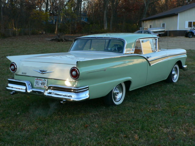 1957 COLONIAL WHITE/WILLOW GREEN Ford Fairlane RETRACTABLE