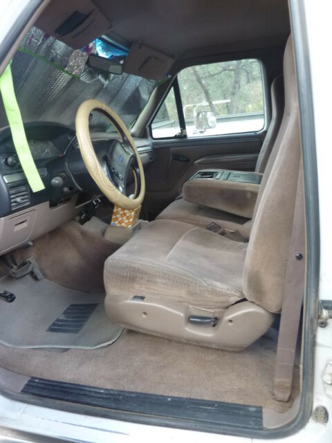 1994 White Ford F-350 Crew Cab Pickup