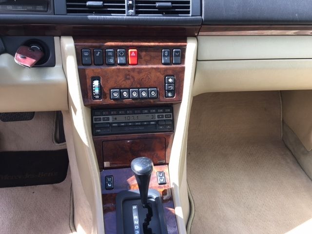 1992 Smoke Silver Mercedes-Benz 500-Series Sedan