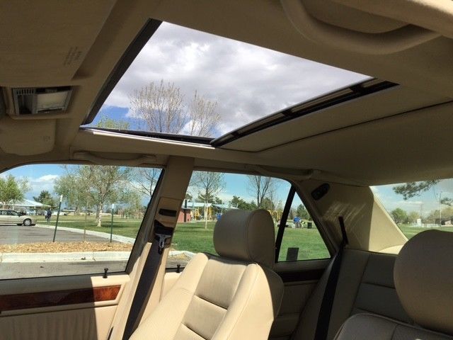 1992 Smoke Silver Mercedes-Benz 500-Series Sedan