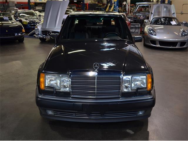 1992 Black Mercedes-Benz 500 Series --