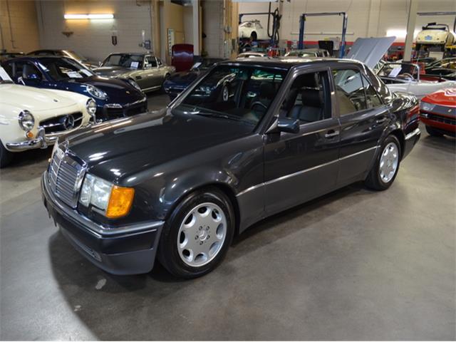 1992 Black Mercedes-Benz 500 Series --
