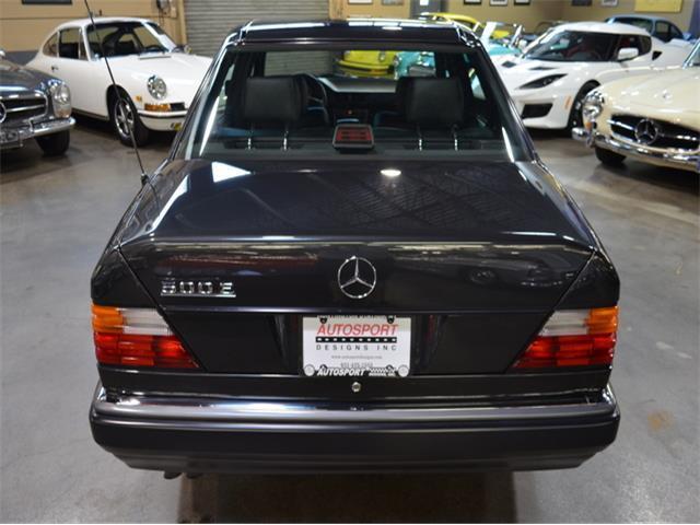 1992 Black Mercedes-Benz 500 Series --