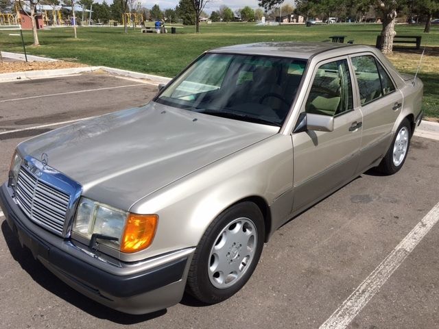 1992 Smoke Silver Mercedes-Benz 500-Series Sedan