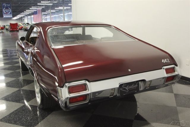 1972 Purple Oldsmobile Cutlass