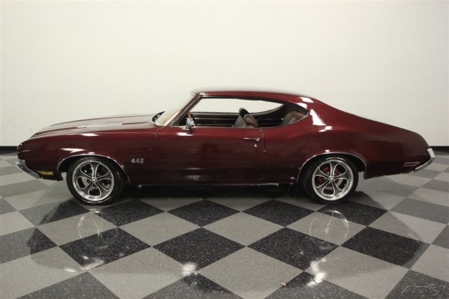 1972 Purple Oldsmobile Cutlass