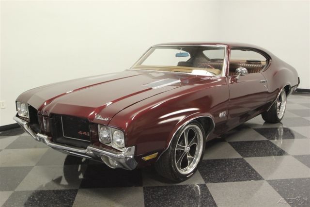 1972 Purple Oldsmobile Cutlass