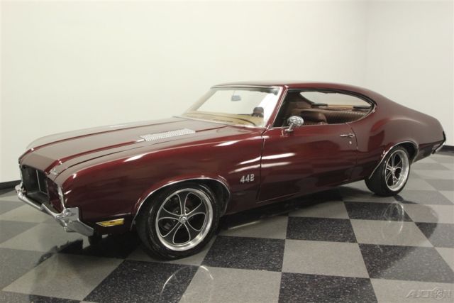 1972 Purple Oldsmobile Cutlass