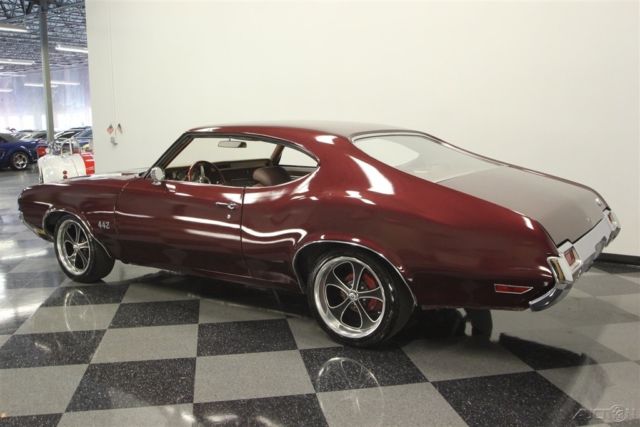 1972 Purple Oldsmobile Cutlass