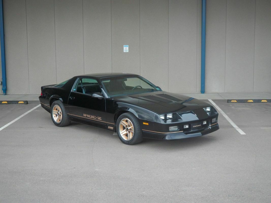 1985 Black Chevrolet Camaro --