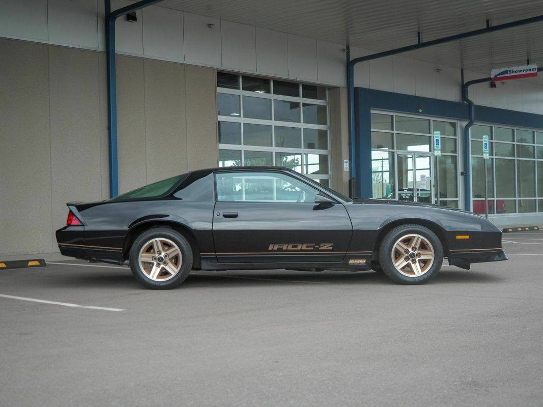 1985 Black Chevrolet Camaro --