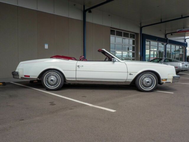 1982 White Buick Riviera --