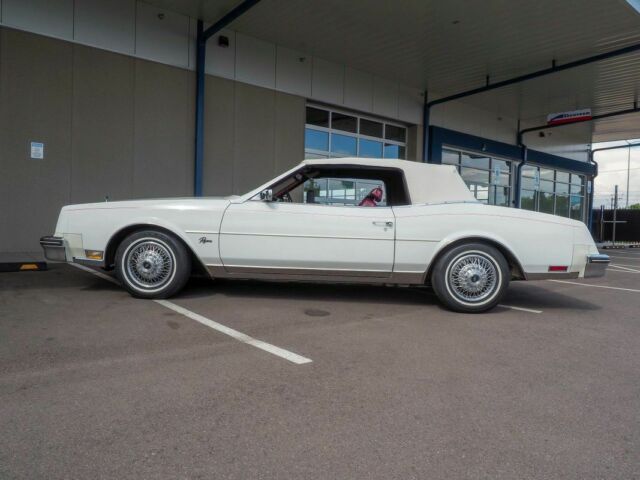 1982 White Buick Riviera --