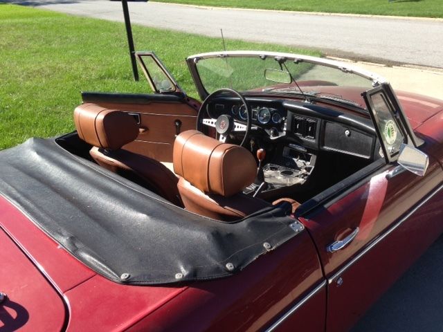 1975 Red MG MGB Convertible