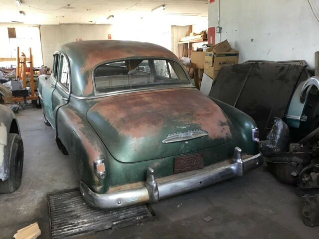1951 green Chevrolet 4dr sedan 4dr