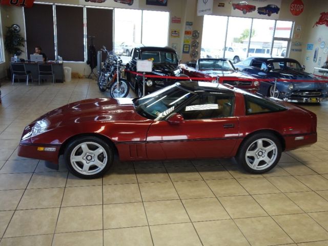 1988 Maroon Chevrolet Corvette Coupe