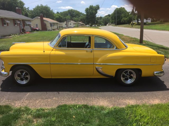 1953 Yellow Chevrolet Bel Air/150/210 Sedan