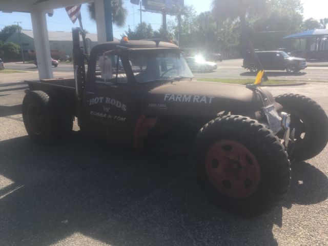 1953 Rust look Ford F-100 600 series Ford pick up