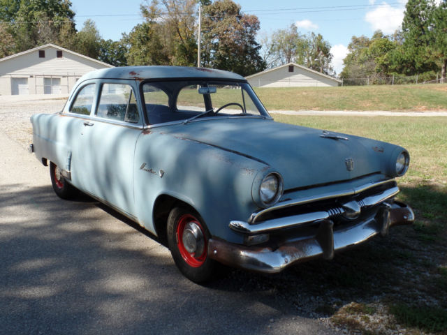 1953 Blue Ford Fairlane Coupe