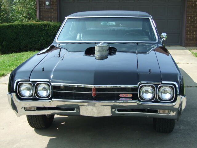 1966 Black Oldsmobile 442 Sedan