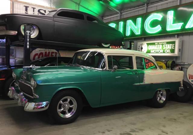 1955 NEPTUNE GREEN / INDIA IVORY Chevrolet Bel Air/150/210 Coupe