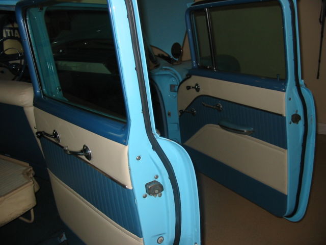 1955 Two-Toned Chevrolet Bel Air/150/210 Wagon