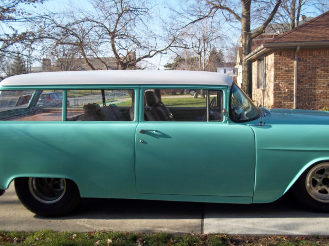 1955 Neptune green & white Chevrolet Bel Air/150/210 Wagon