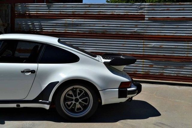 1988 White Porsche 930 Coupe