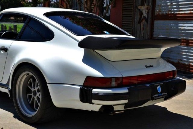 1988 White Porsche 930 Coupe