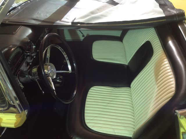 1956 Goldenglow yellow Ford Thunderbird 40A