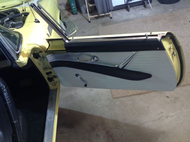 1956 Goldenglow yellow Ford Thunderbird 40A