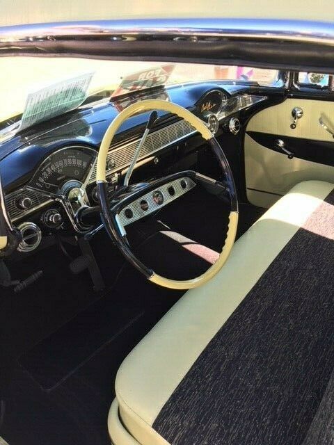 1956 CROCUS YELLOW / ONYX BLACK Chevrolet Nomad NOMAD