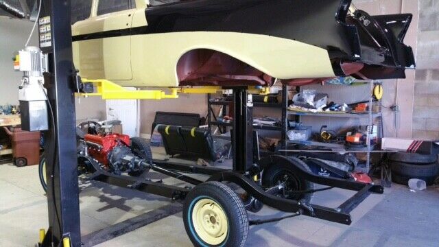 1956 CROCUS YELLOW / ONYX BLACK Chevrolet Nomad NOMAD