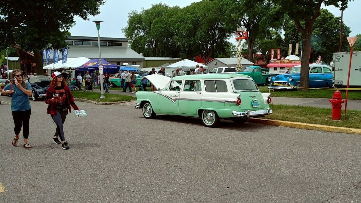 1956 Wite/Green Ford Country Sedan 8 Passenger Wagon Wagon
