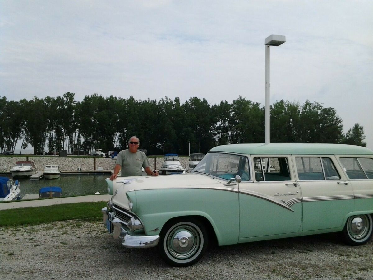 1956 Wite/Green Ford Country Sedan 8 Passenger Wagon Wagon