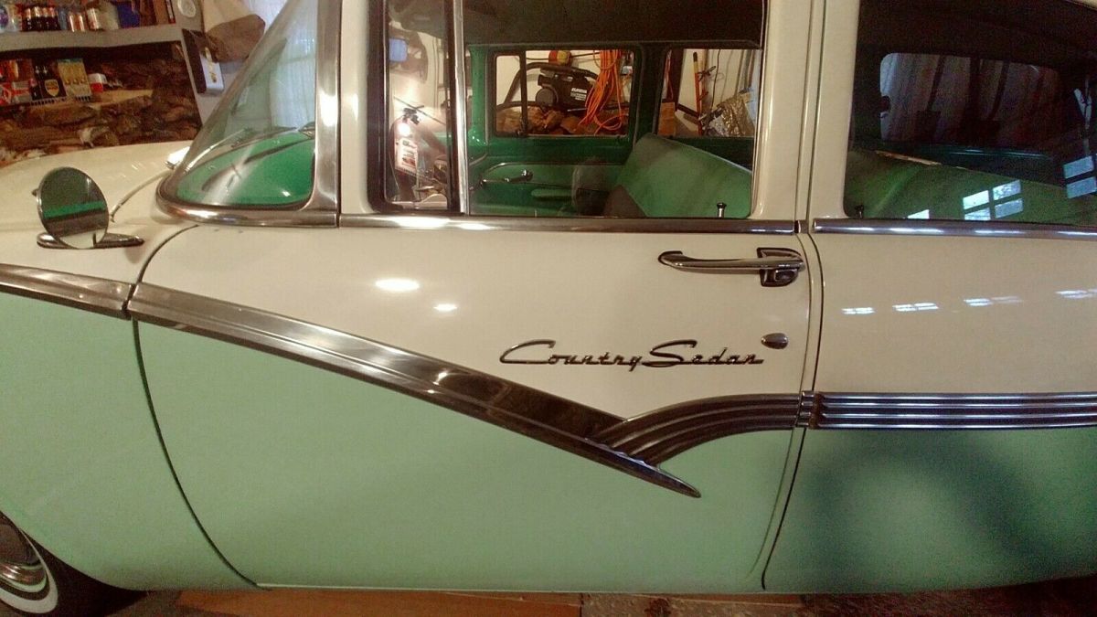 1956 Wite/Green Ford Country Sedan 8 Passenger Wagon Wagon