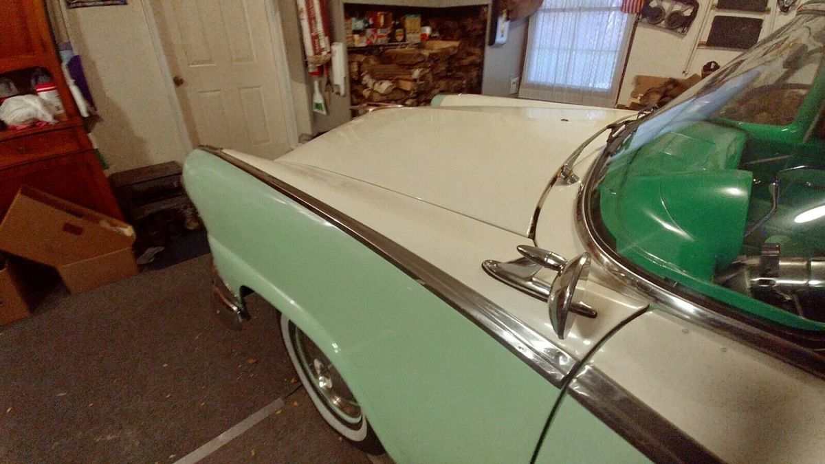 1956 Wite/Green Ford Country Sedan 8 Passenger Wagon Wagon