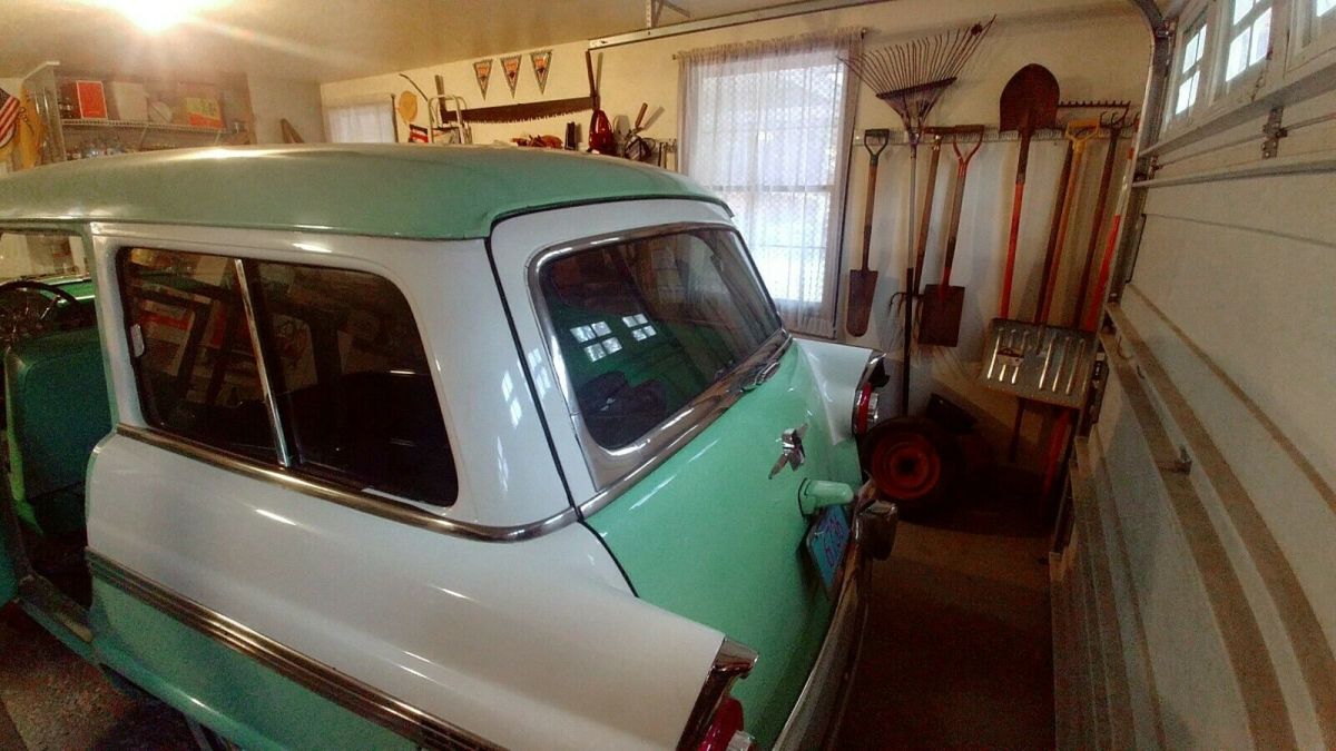 1956 Wite/Green Ford Country Sedan 8 Passenger Wagon Wagon