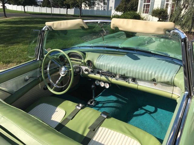 1956 Ford Thunderbird