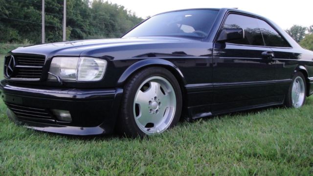 1987 Blue Mercedes-Benz 500-Series Coupe